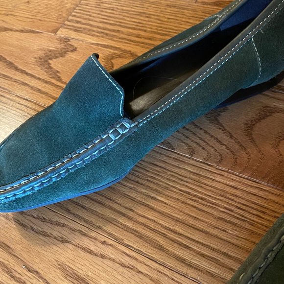 Eddie Bauer Green Suede Loafers Size 10 - Picture 4 of 6